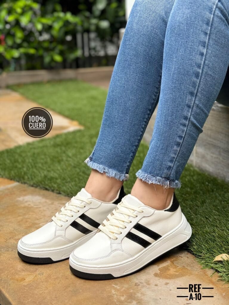Zapatillas en cuero para mujer con diseño pastel y suela deportiva. Cómodas, modernas y perfectas para uso diario.